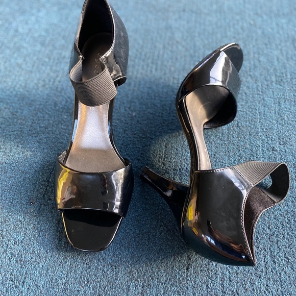 Apostrophe Black Heels 6.5 NWOT - Picture 3 of 4